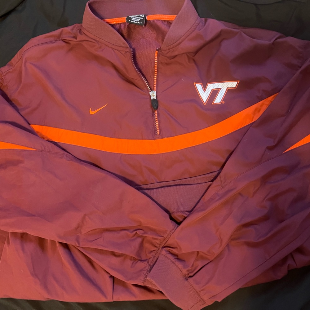 vintage Virginia Tech light weight rain jacket